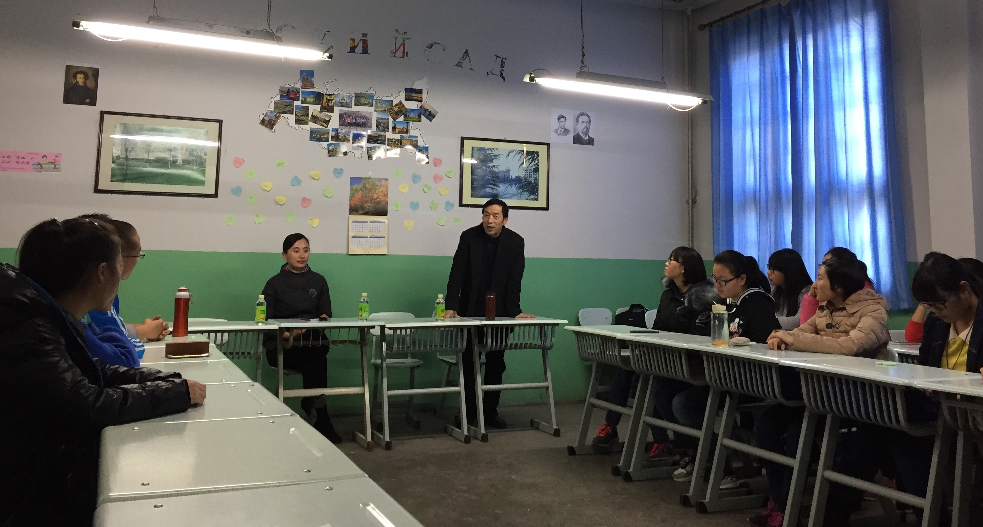            zoty中欧“新生学业导航”系列活动               ——之2016级俄语班“走进俄语世界”主题班会顺利召开