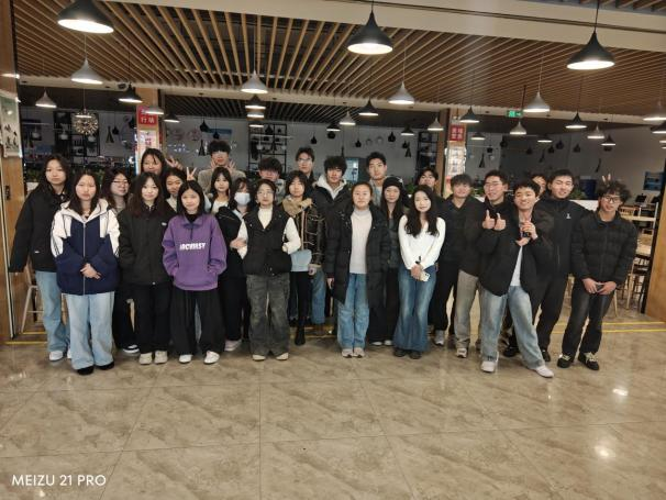 “情暖冬至，饺香满园”——zoty中欧2025级新生冬至包饺子活动暖心举行