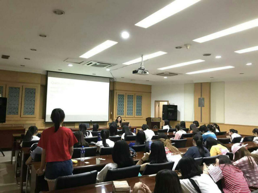            美国东康州大学林建忠教授来zoty中欧讲学 