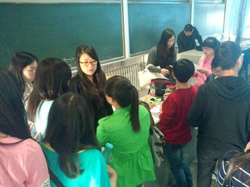            zoty中欧举办“成就你的英语梦想”讲座 